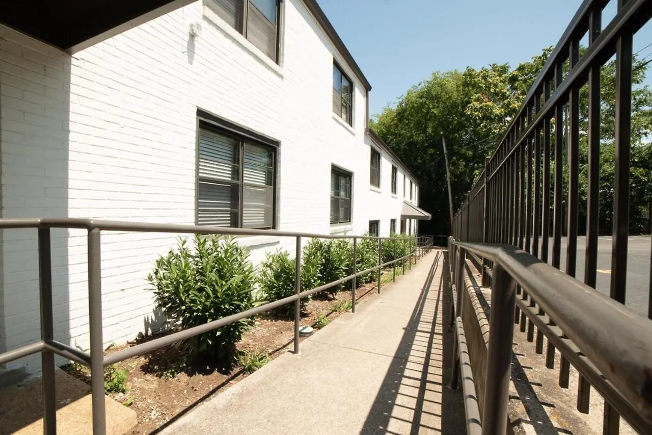 Special! 2 Queen Bedroom Condo Minutes To Broadway! Nashville