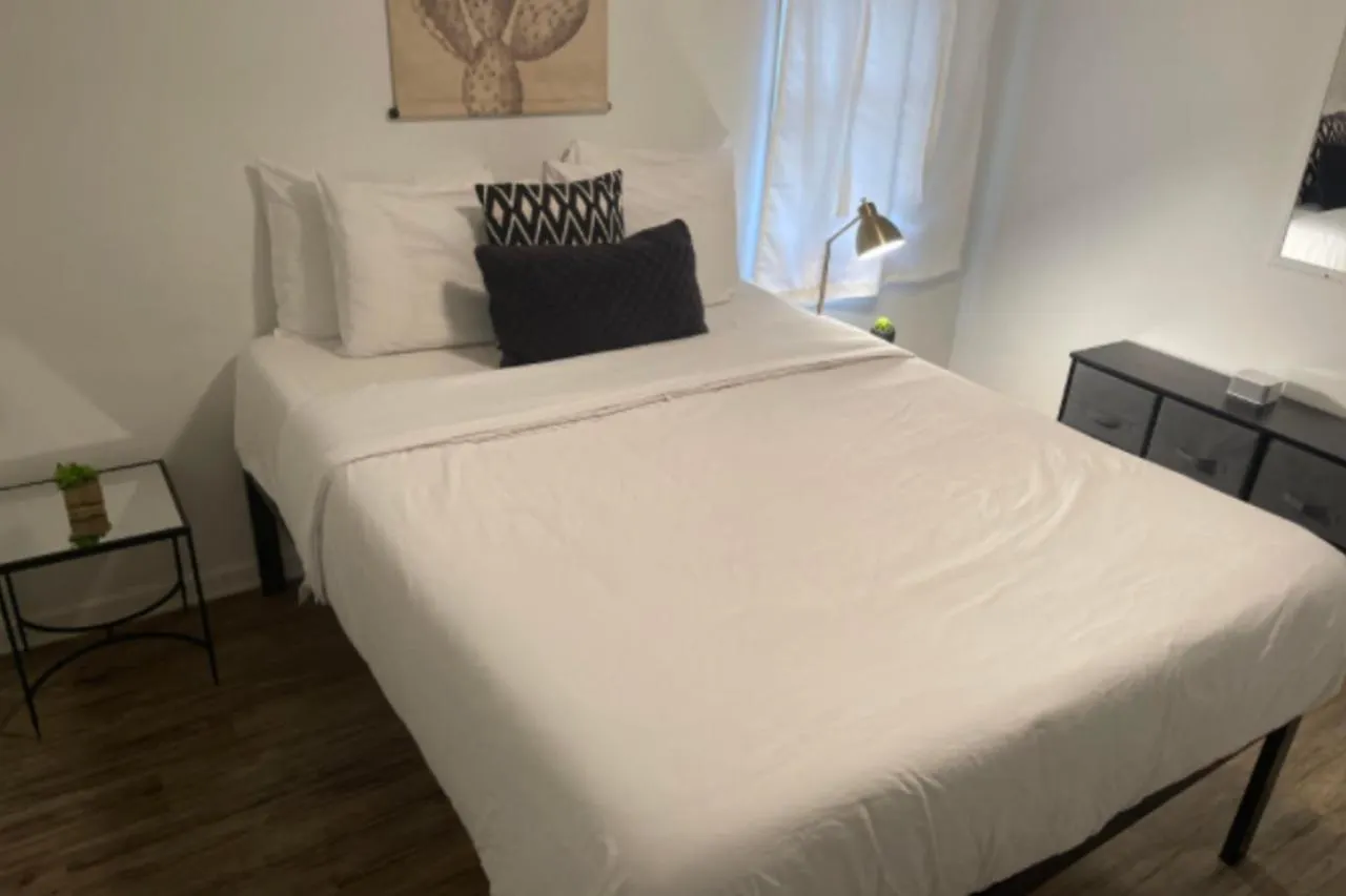 Special! 2 Queen Bedroom Condo Minutes To Broadway! Nashville 0*,  United States