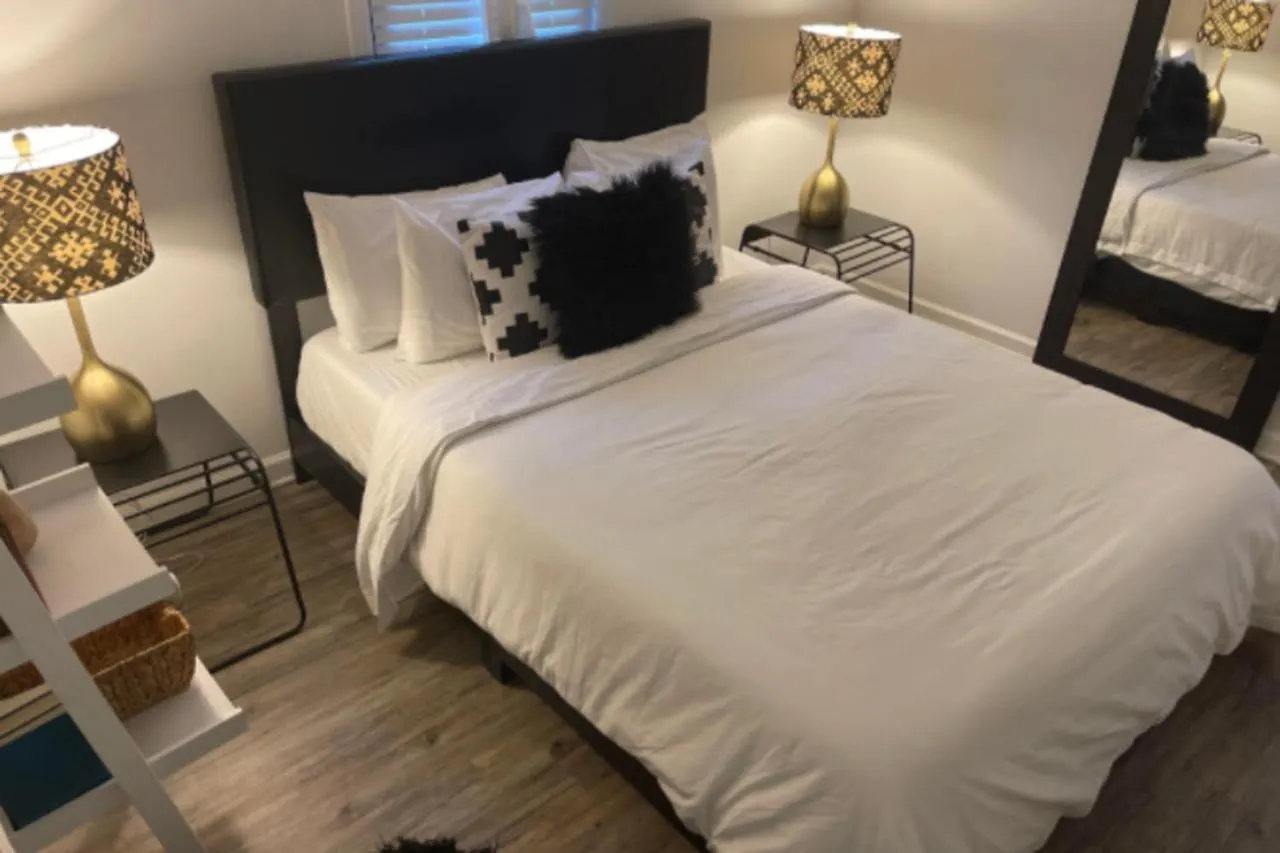 Special! 2 Queen Bedroom Condo Minutes To Broadway! Nashville